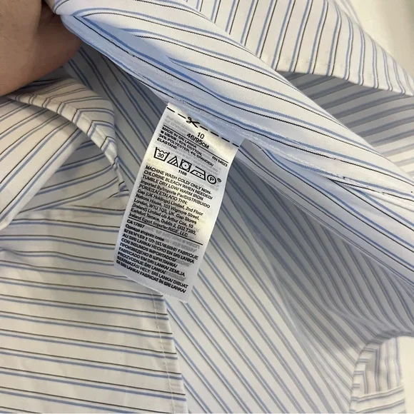 Banana Republic - Striped Button-Up Shirt - blue and white - size 10 - Picture 3 of 4
